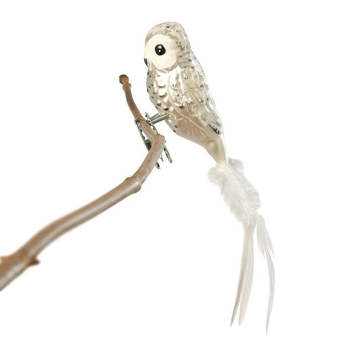 White snowy owl with clip