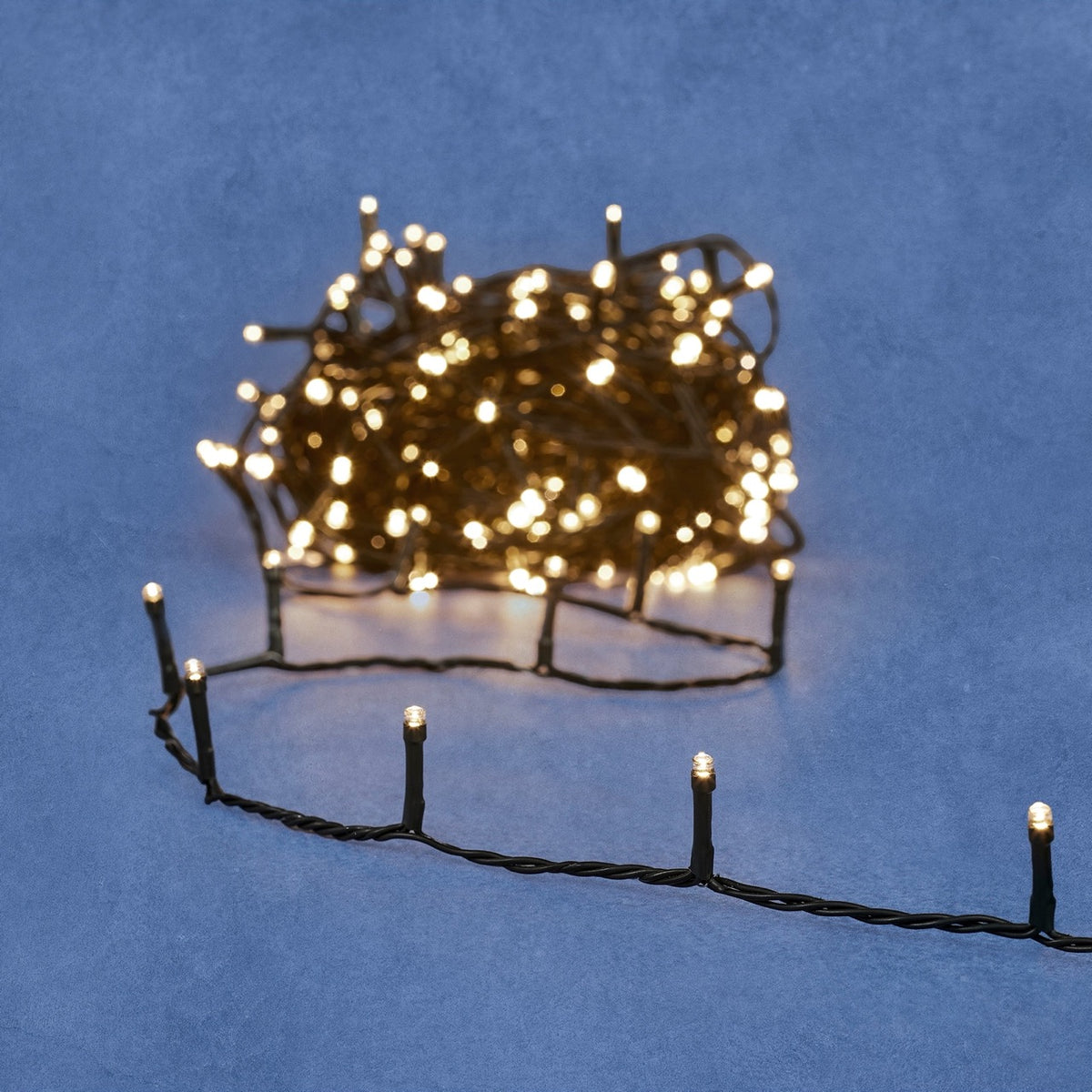 480-LED classic white string lights, 36 m, with battery box and timer from Luca Lighting