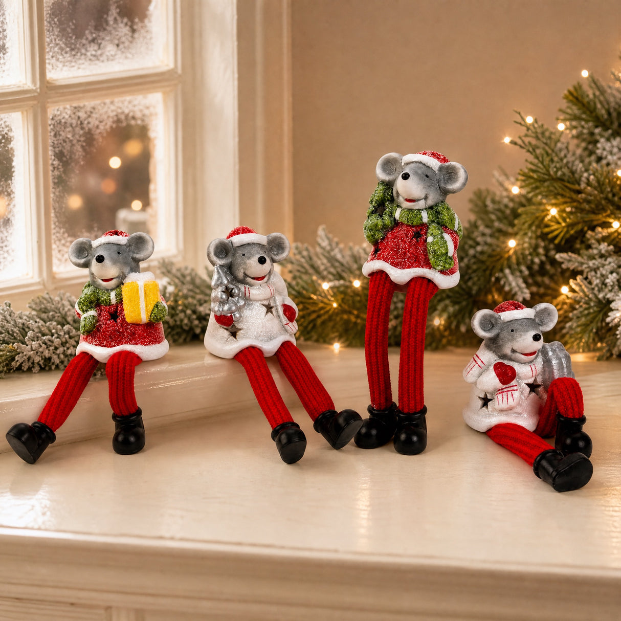 Christmas mouse with hanging legs