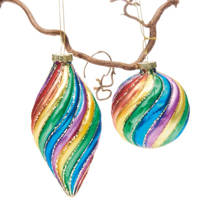 Julekugler i regnbuefarver