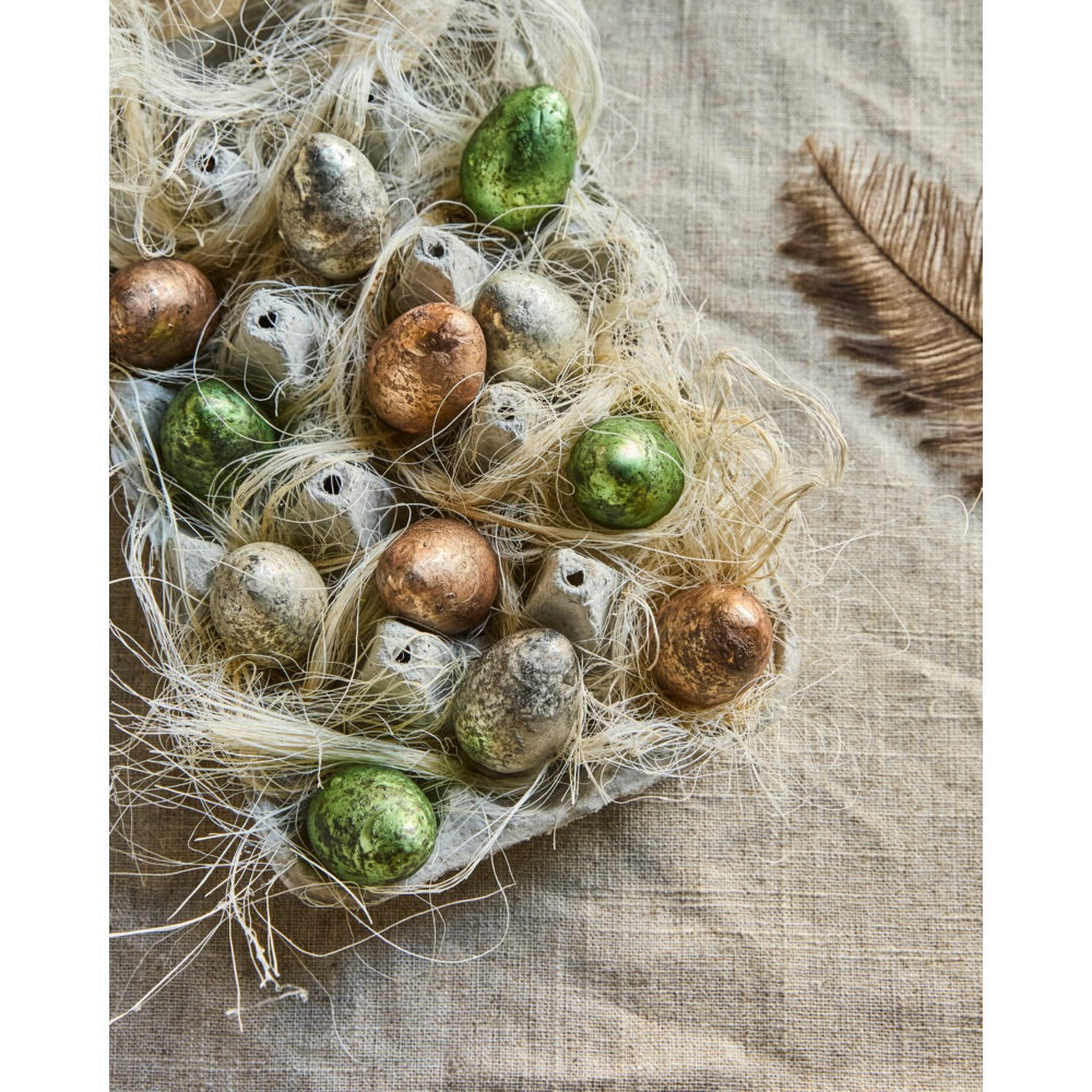 Æggebakke med påskeæg i glas