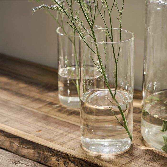 5 cm fra Ib Laursen med blomstergrene og vaser i flere størrelser