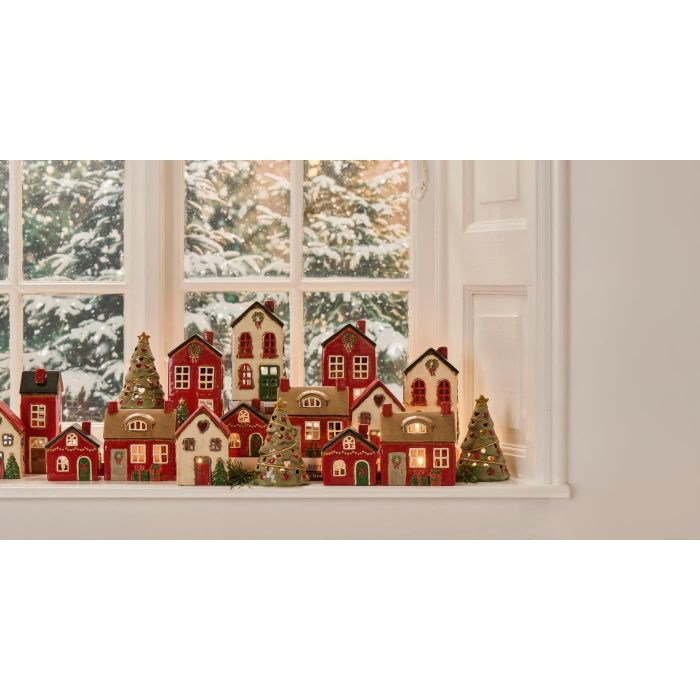 Stillenat Hus til fyrfadslys med juletræ