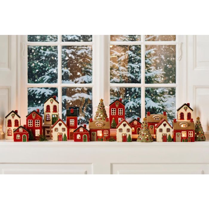 Stillenat Hus til fyrfadslys med juletræ