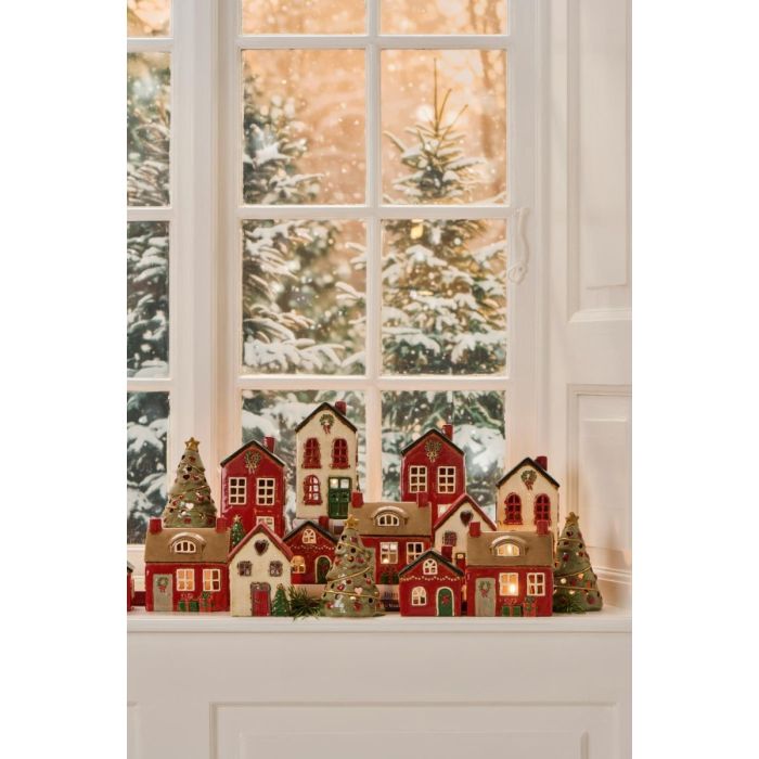 Stillenat Hus til fyrfadslys med dørkrans