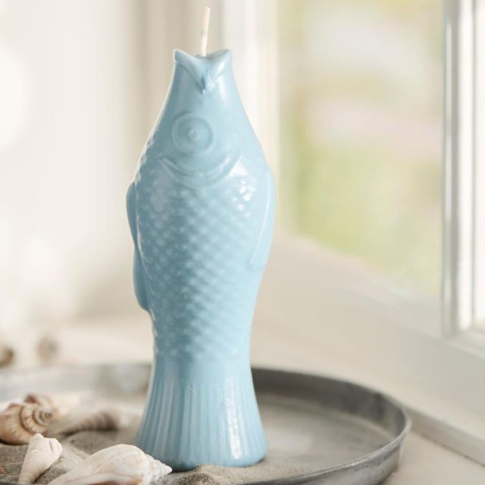 Dekorativt stearinlys formet som fisk fra Ib Laursen med konkylier