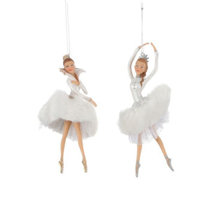 Ballerina med hvid strutkjole