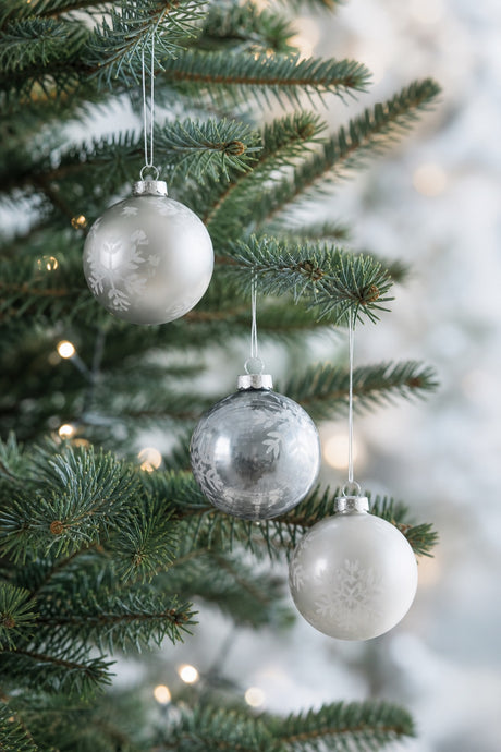 Silver / white Christmas balls