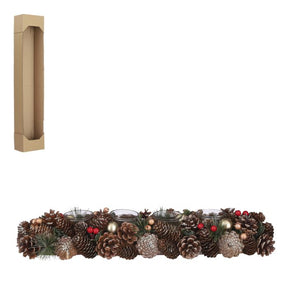 Adventsstage med grankogler og røde bær