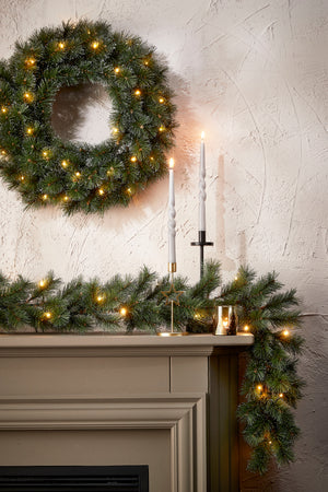 Wreath and spruce garland from the Glendon series