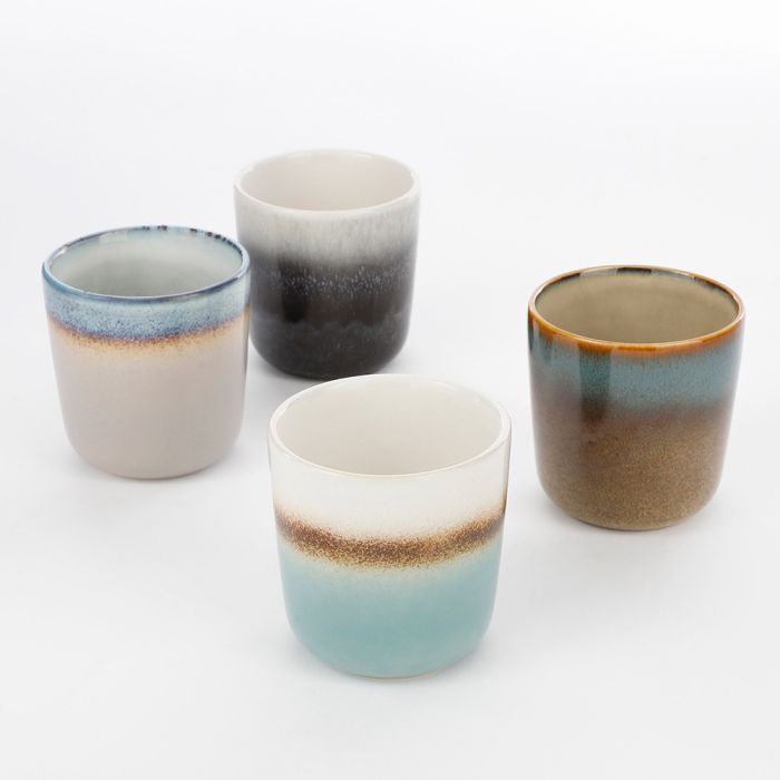 Nærbillede af Tanzi kaffekop hvid og sort