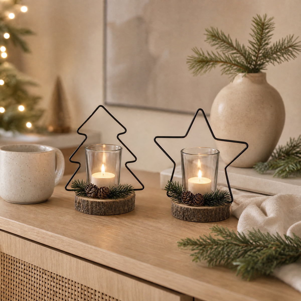 Tealight holder with decoration