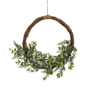 Krans pyntet med kunstgrønt