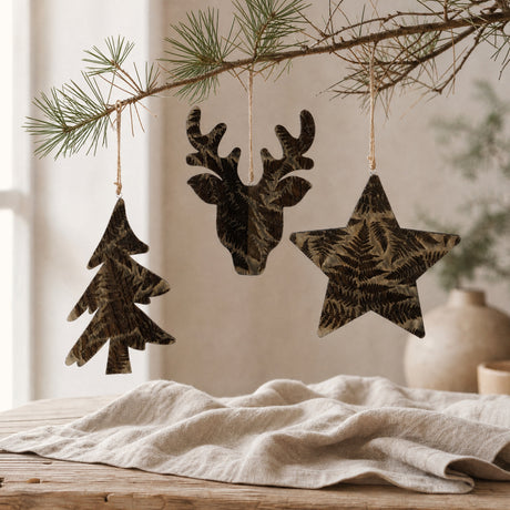 Wooden ornament with fern leaves