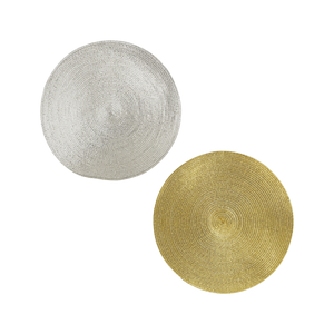 2 runde dækkeservietter i hhv. guld og sølv