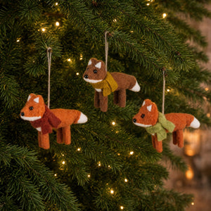 Foxes in felt/wool for hanging