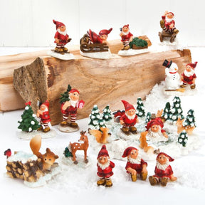 Nisselandskab med skovfolk