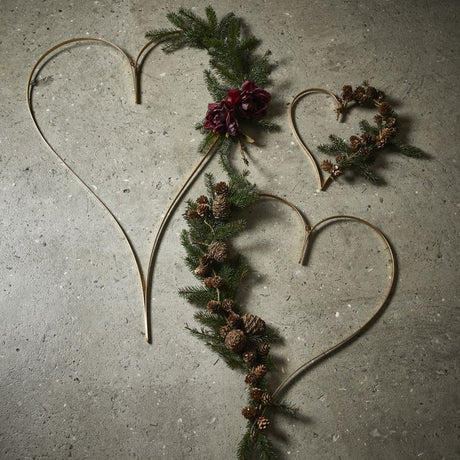 Dekorationshjerte guldfarvet 26 cm højt