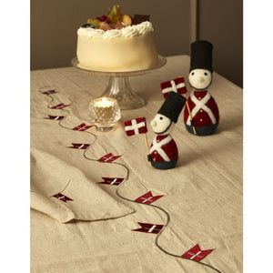 Fødselsdagsdug med flag coated 140 cm x 360 cm hørfarvet