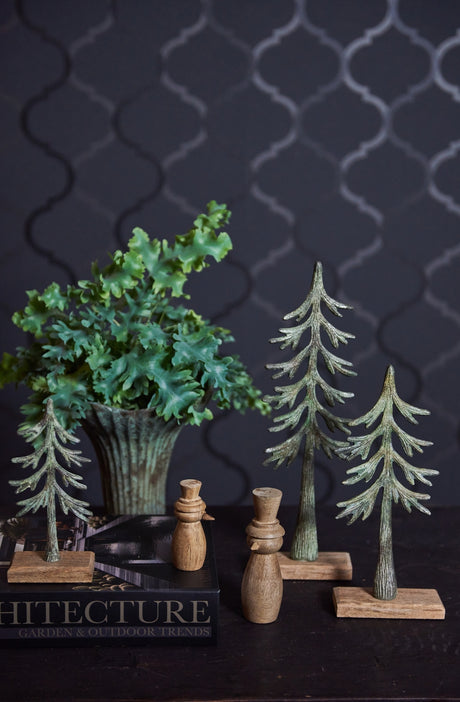 A forest of decorative trees and snowmen from Speedtsberg