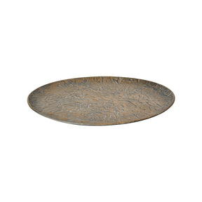 Large round decorative tray from Speedtsberg in dark antique gold-toned zinc with a pronounced embossed pattern, 35 cm in diameter