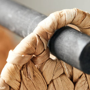 Stangen på House Doctor toiletpapirholder set tæt på