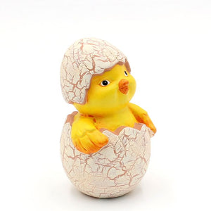 Kylling med æggeskal på hovedet 11 cm høj