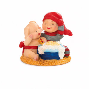 BABY ELF WITH PIGLET AND PORRIDGE