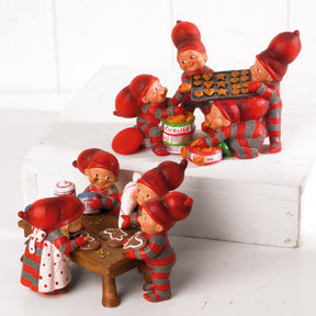 Babynisserne bager julekager