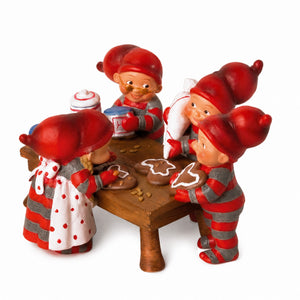 Baking baby elves