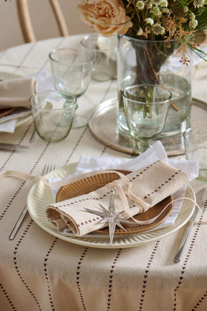 Valentina Tablecloth with Brown Hearts in a Row 150 cm x 250 cm