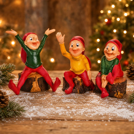 BRAMMING ELF ON A TREE STUMP