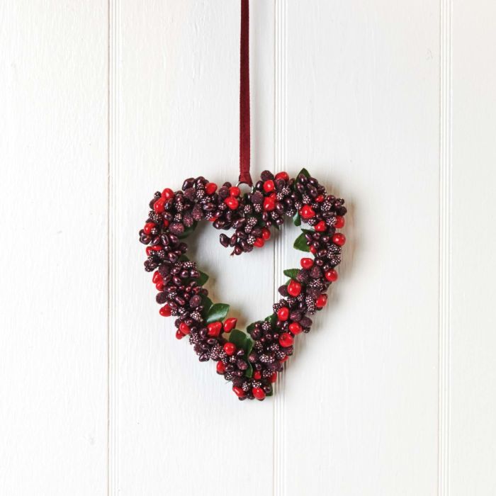 Hjerte med mørkerøde bær