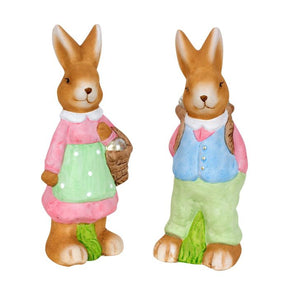 Påskehare med æg i kurv mellem