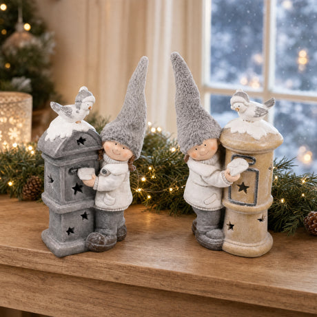 Winter children with mailboxes
