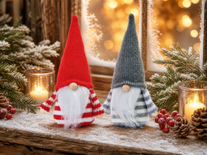 Gnome with striped clothes
