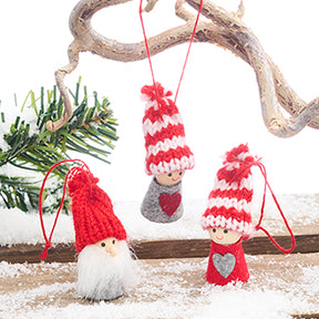 Wooden Christmas gnomes with string for hanging, 5 cm tall