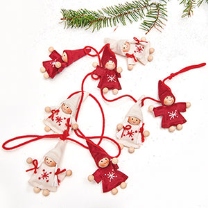 Garland with 8 red and white Christmas gnome ornaments on a yarn string from Pobra