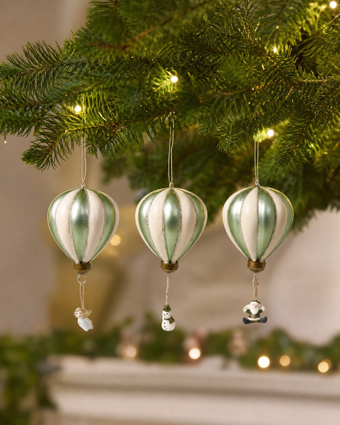 Balloon with figure light green