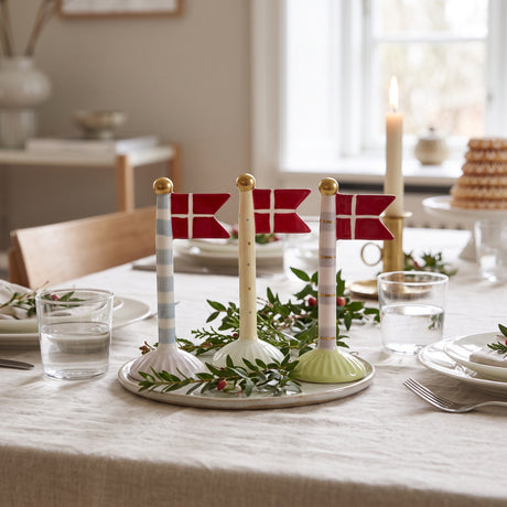 Flagpole pastel colored with pointed flag 14 cm high