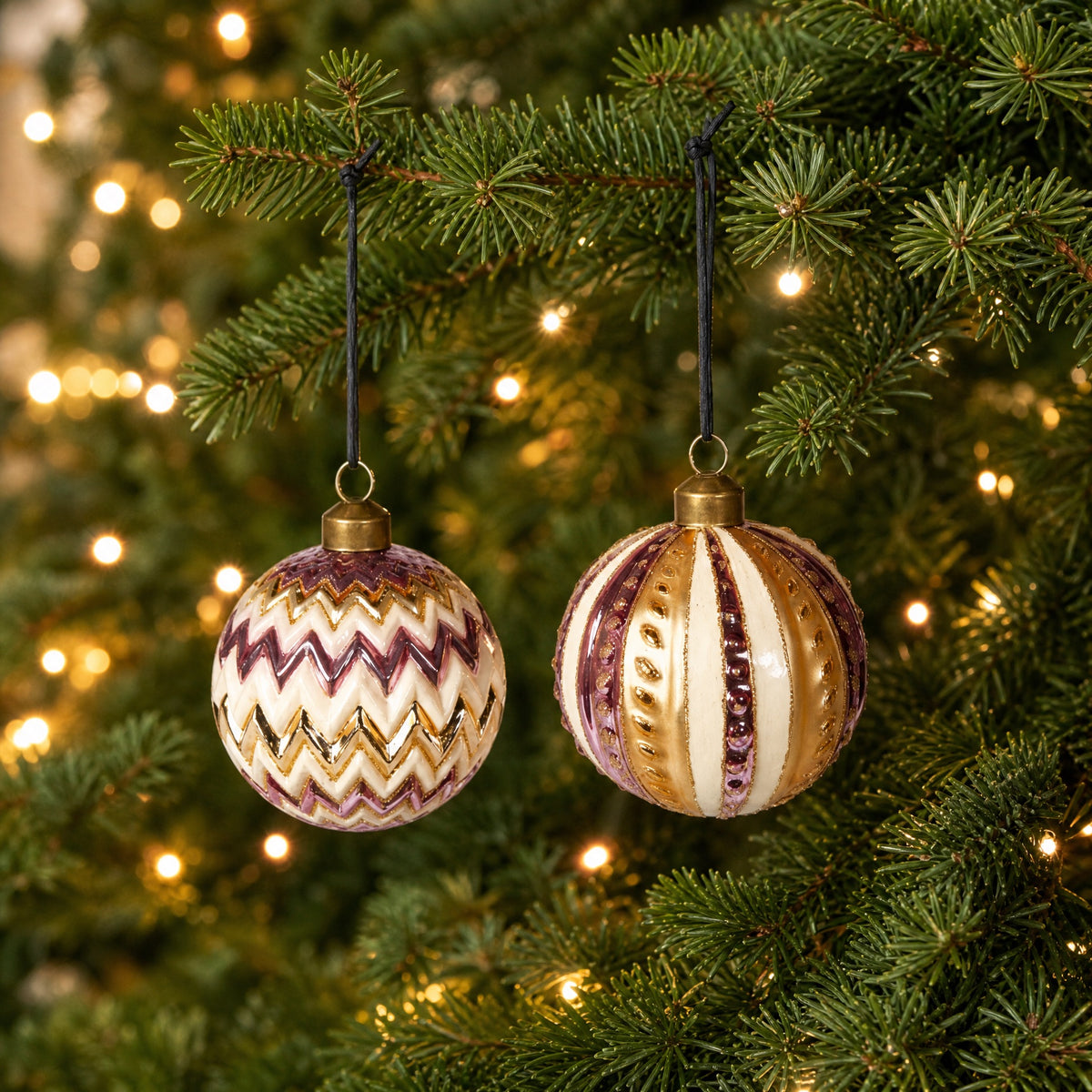 Christmas bauble burgundy gold white
