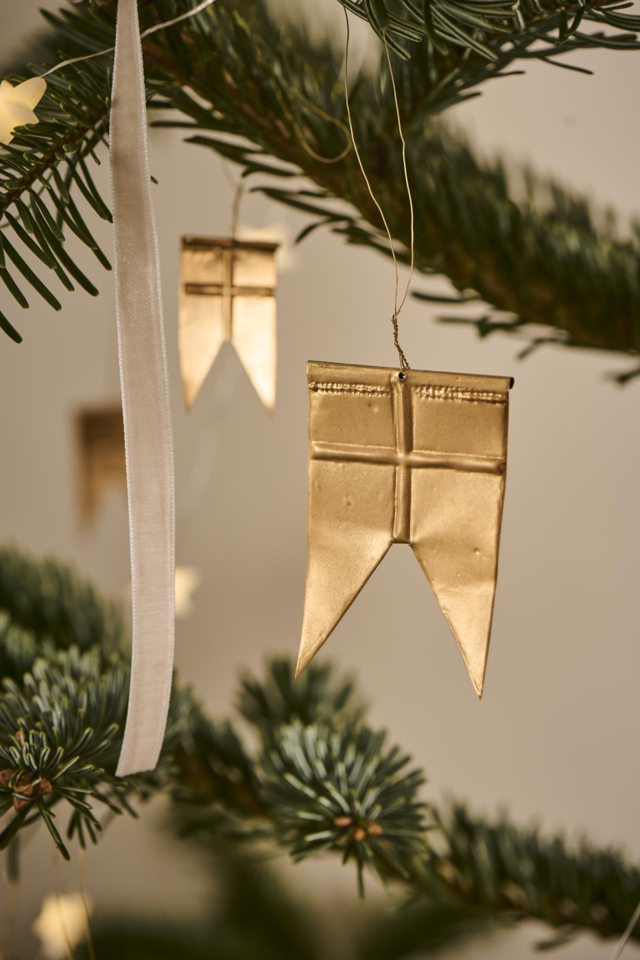 Brass Hanging Flags - 3-Pack