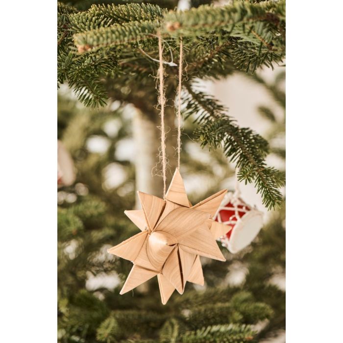 Stjerne flettet i spån til ophæng