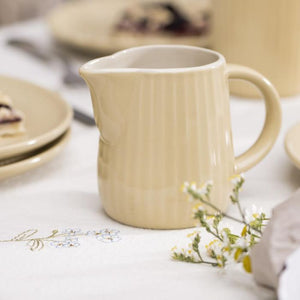 Ib Laursen Flora dug i butter cream med broderi med vandkande