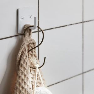 Nærbillede af løkke på Ib Laursen Beige Liseleje håndklæde 50x100 cm